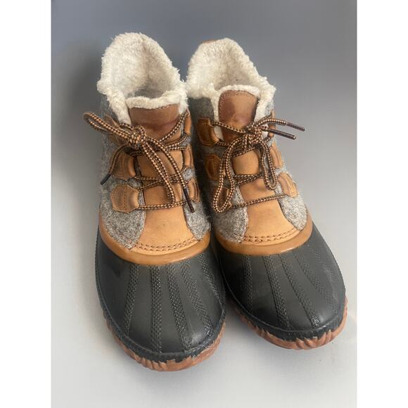 Sorel Women's Out and About Plus Waterproof Duck Boots - Picture 1 of 9